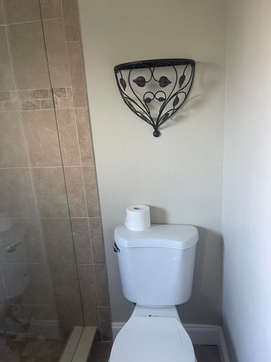 For Rent: $2,300 (3 beds, 2 baths, 1366 Square Feet)