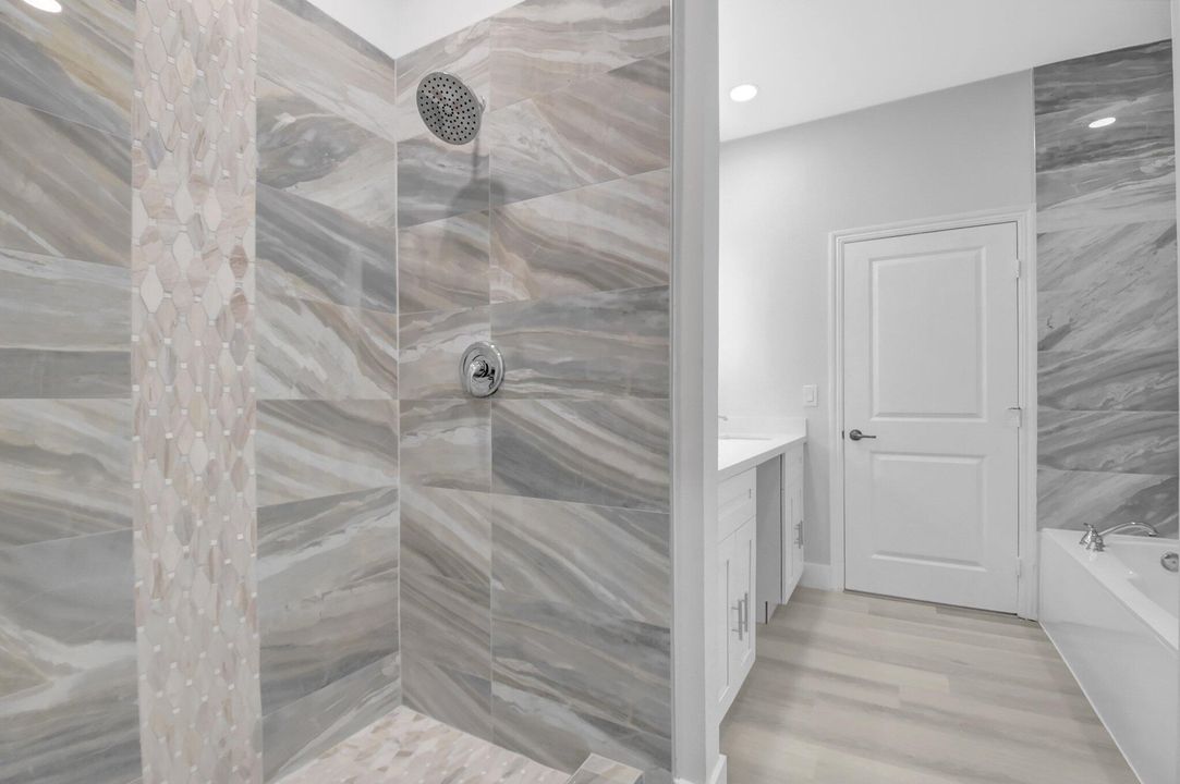 For Rent: $9,000 (3 beds, 3 baths, 2000 Square Feet)