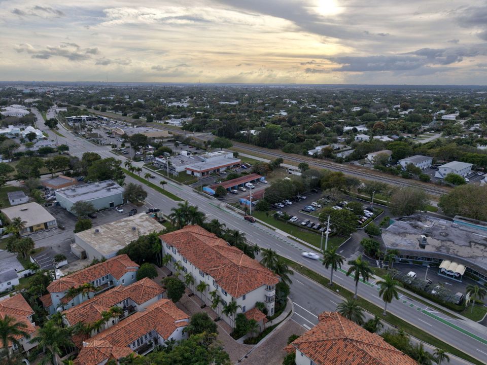 For Rent: $9,000 (3 beds, 3 baths, 2000 Square Feet)