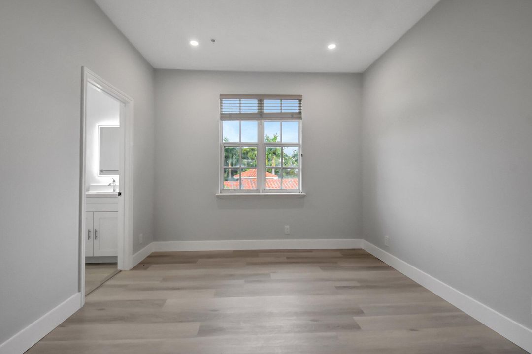 For Rent: $9,000 (3 beds, 3 baths, 2000 Square Feet)