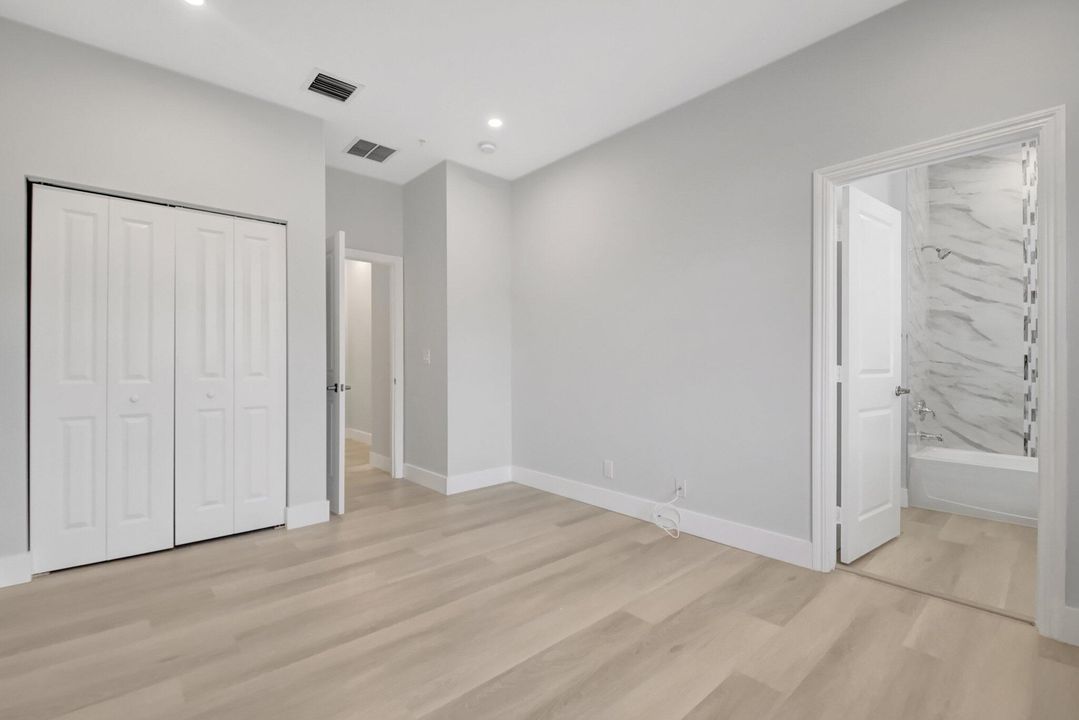 For Rent: $9,000 (3 beds, 3 baths, 2000 Square Feet)