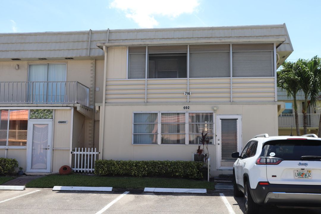 На продажу: $95,000 (2 спален, 2 ванн, 880 Квадратных фут)