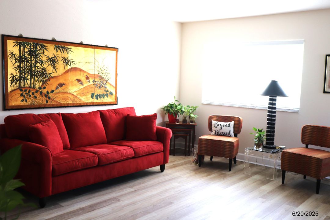 На продажу: $95,000 (2 спален, 2 ванн, 880 Квадратных фут)