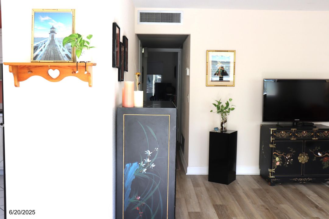 На продажу: $95,000 (2 спален, 2 ванн, 880 Квадратных фут)