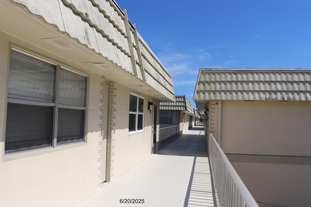 На продажу: $95,000 (2 спален, 2 ванн, 880 Квадратных фут)