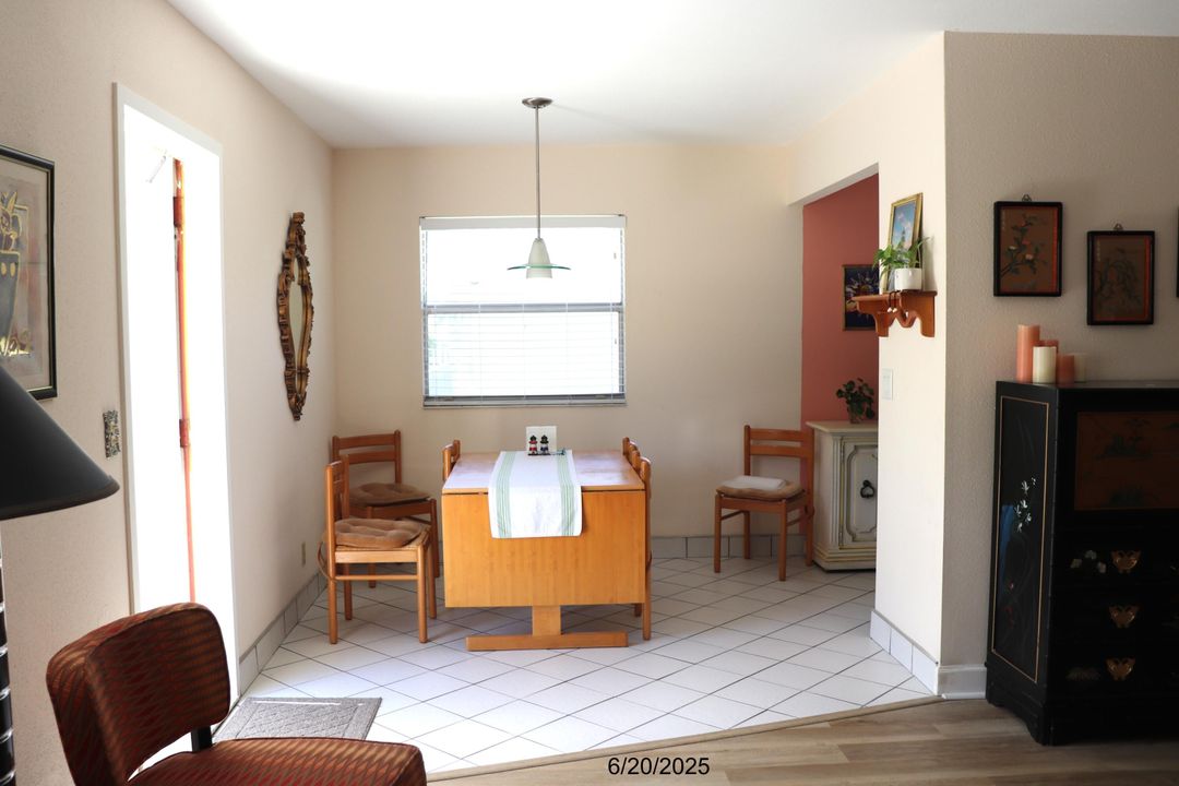 На продажу: $95,000 (2 спален, 2 ванн, 880 Квадратных фут)