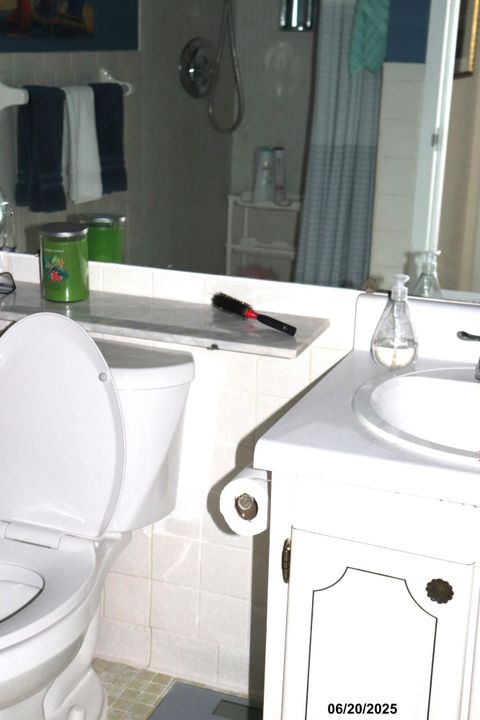 На продажу: $95,000 (2 спален, 2 ванн, 880 Квадратных фут)