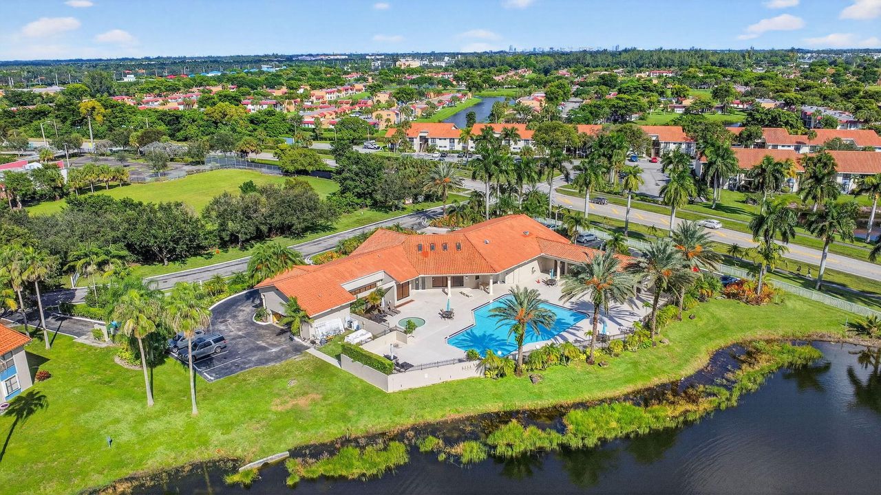 待售: $6,500,000 (0 贝兹, 0 浴室, 904 平方英尺)