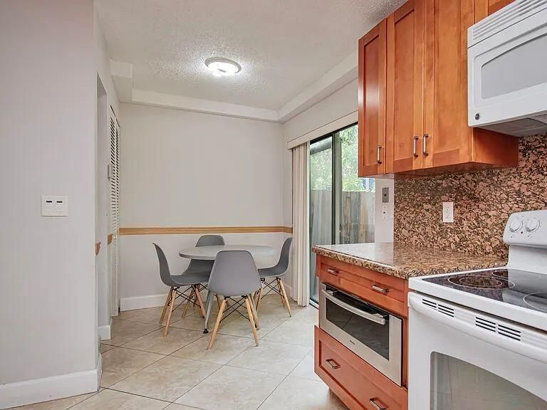 For Rent: $3,600 (3 beds, 2 baths, 1550 Square Feet)