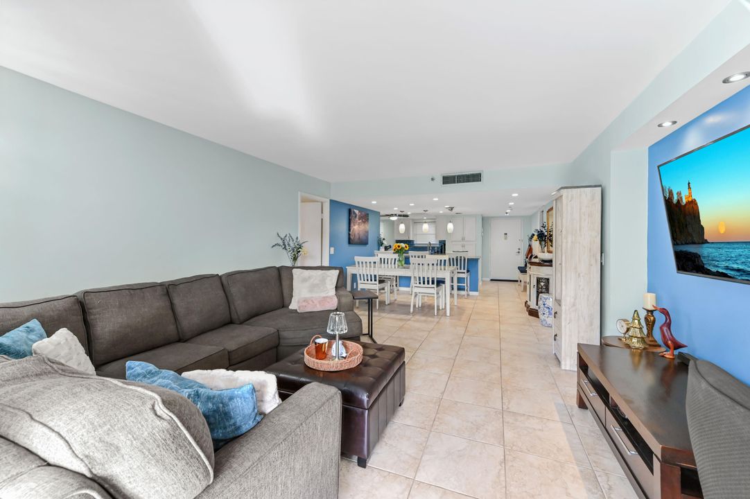 For Sale: $340,000 (3 beds, 2 baths, 1316 Square Feet)