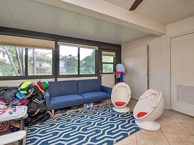 For Rent: $3,600 (3 beds, 2 baths, 1550 Square Feet)