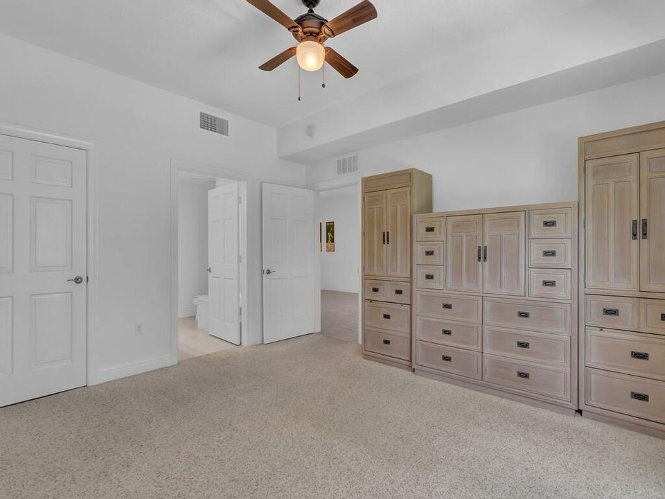 В аренду: $1,925 (2 спален, 2 ванн, 1168 Квадратных фут)