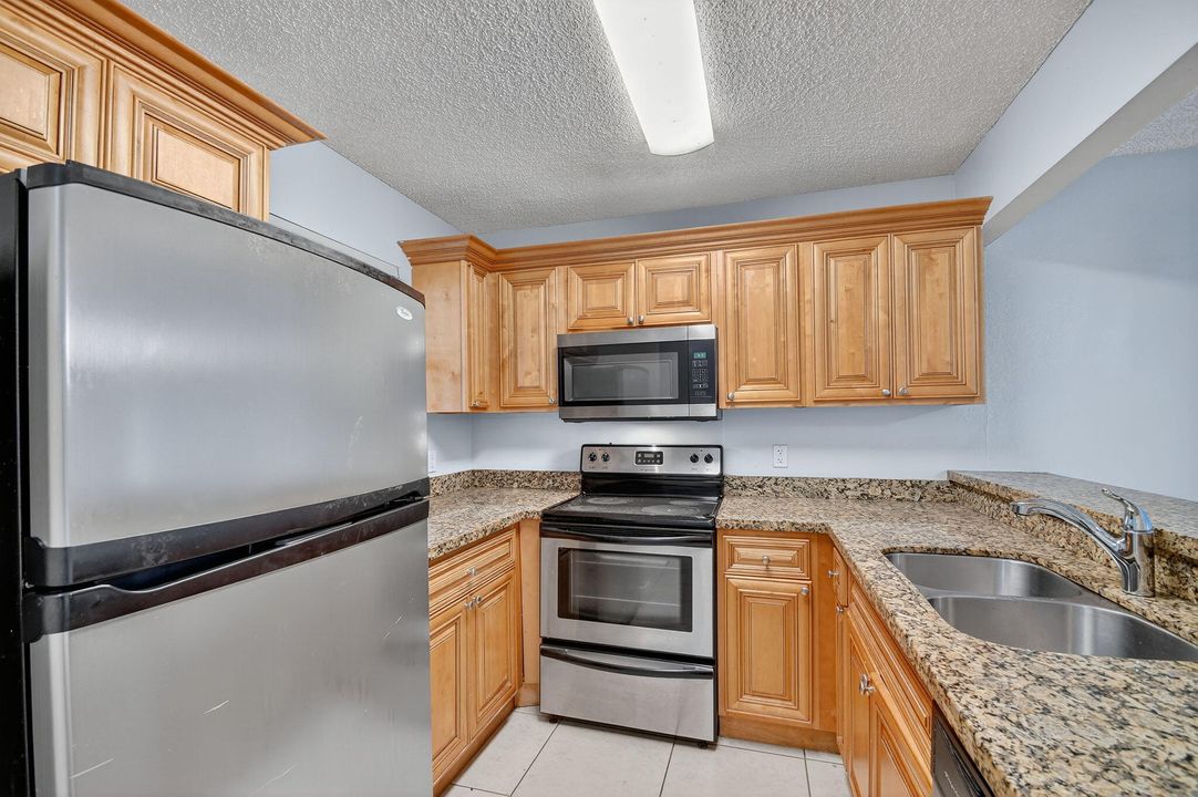 待售: $6,500,000 (0 贝兹, 0 浴室, 904 平方英尺)