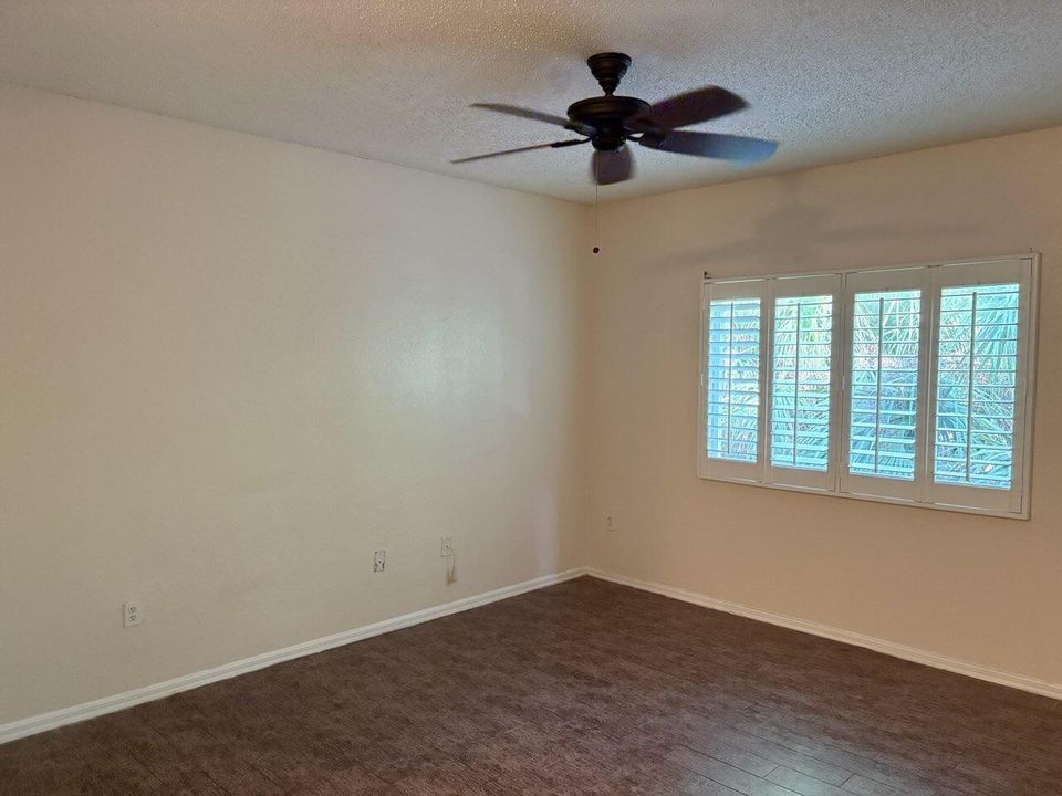 For Rent: $2,000 (2 beds, 2 baths, 1215 Square Feet)