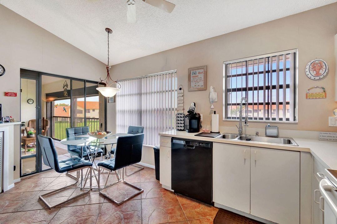 For Sale: $253,000 (3 beds, 2 baths, 1593 Square Feet)