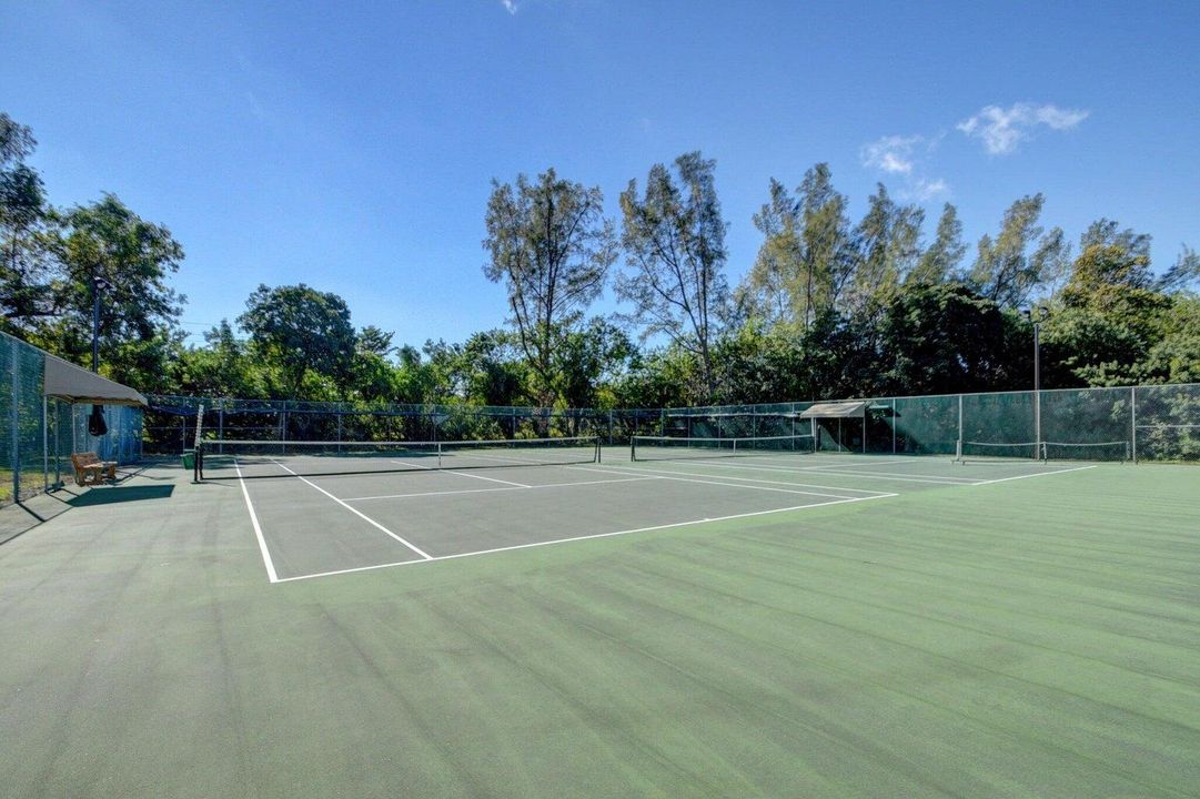 For Sale: $253,000 (3 beds, 2 baths, 1593 Square Feet)