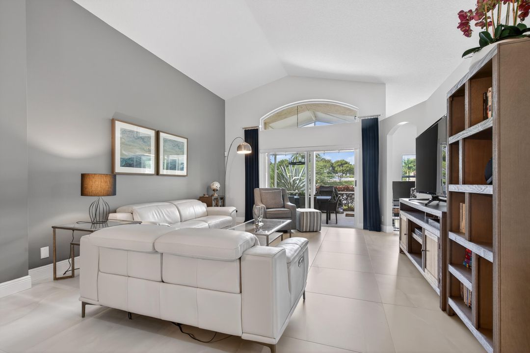 En Venta: $649,000 (3 camas, 2 baños, 1869 Pies cuadrados)