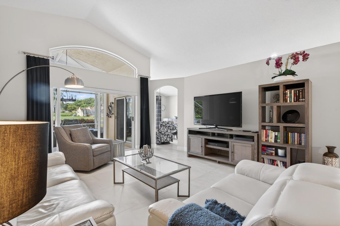 En Venta: $649,000 (3 camas, 2 baños, 1869 Pies cuadrados)