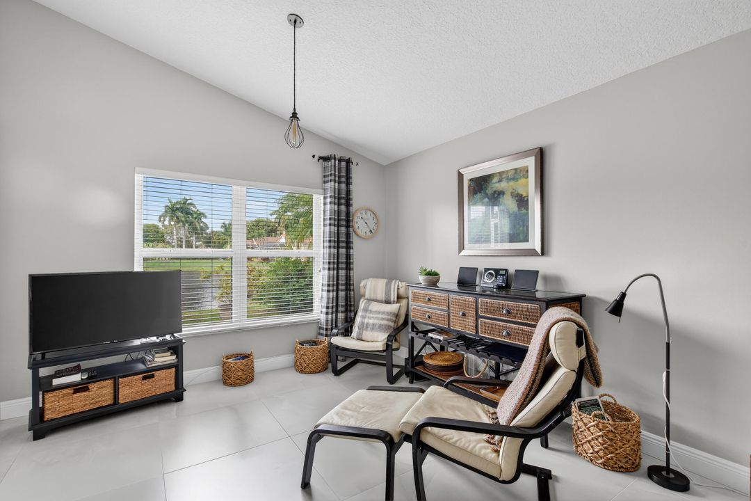 En Venta: $649,000 (3 camas, 2 baños, 1869 Pies cuadrados)