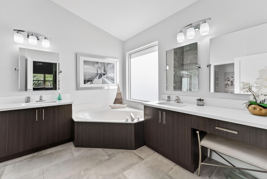 En Venta: $649,000 (3 camas, 2 baños, 1869 Pies cuadrados)