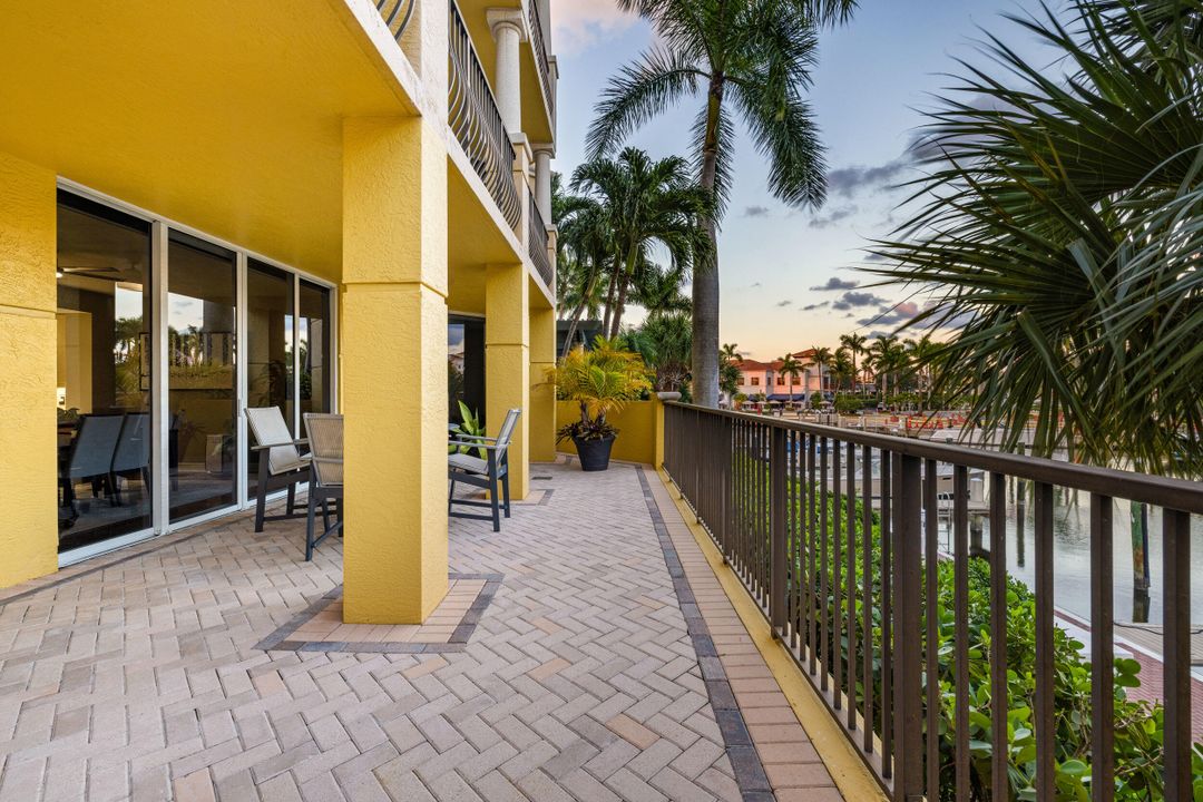 For Sale: $1,949,000 (3 beds, 2 baths, 2311 Square Feet)