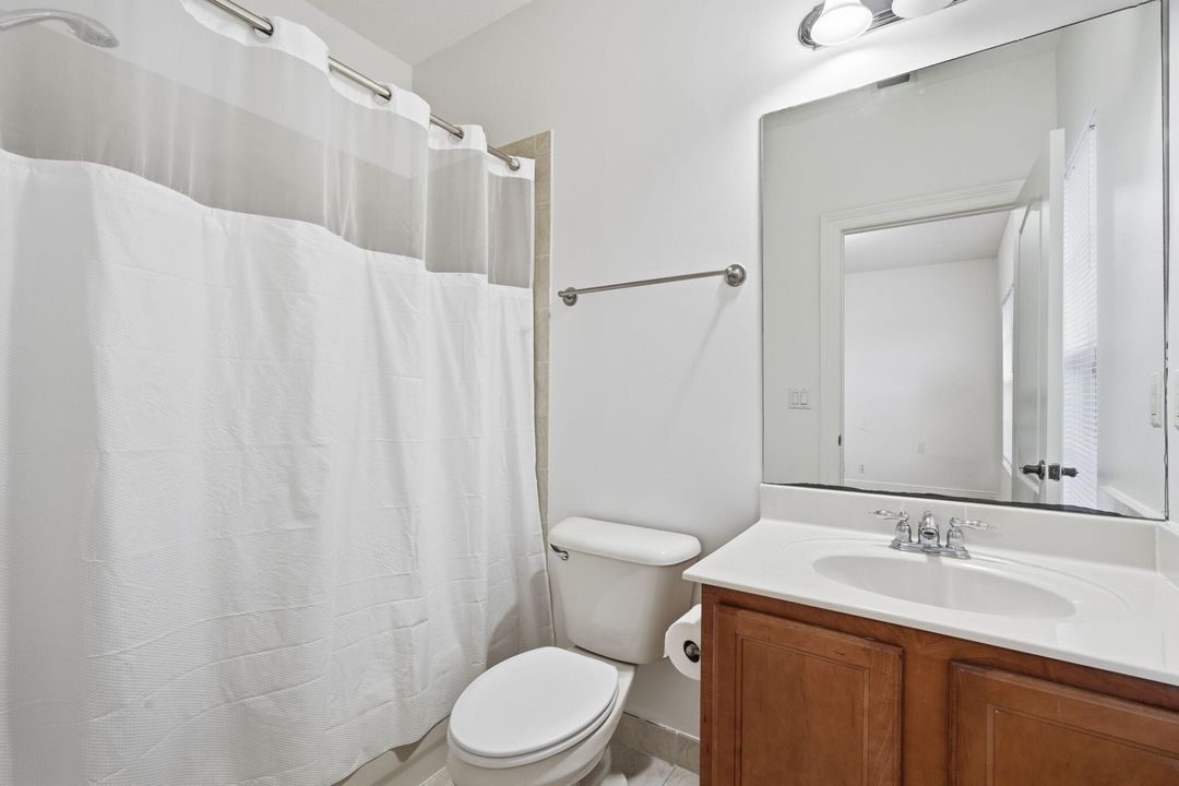 For Rent: $3,099 (3 beds, 3 baths, 1727 Square Feet)