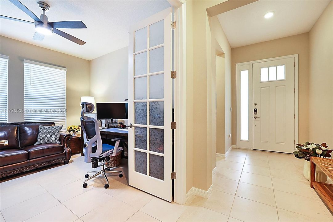 出租: $3,500 (4 贝兹, 3 浴室, 2394 平方英尺)