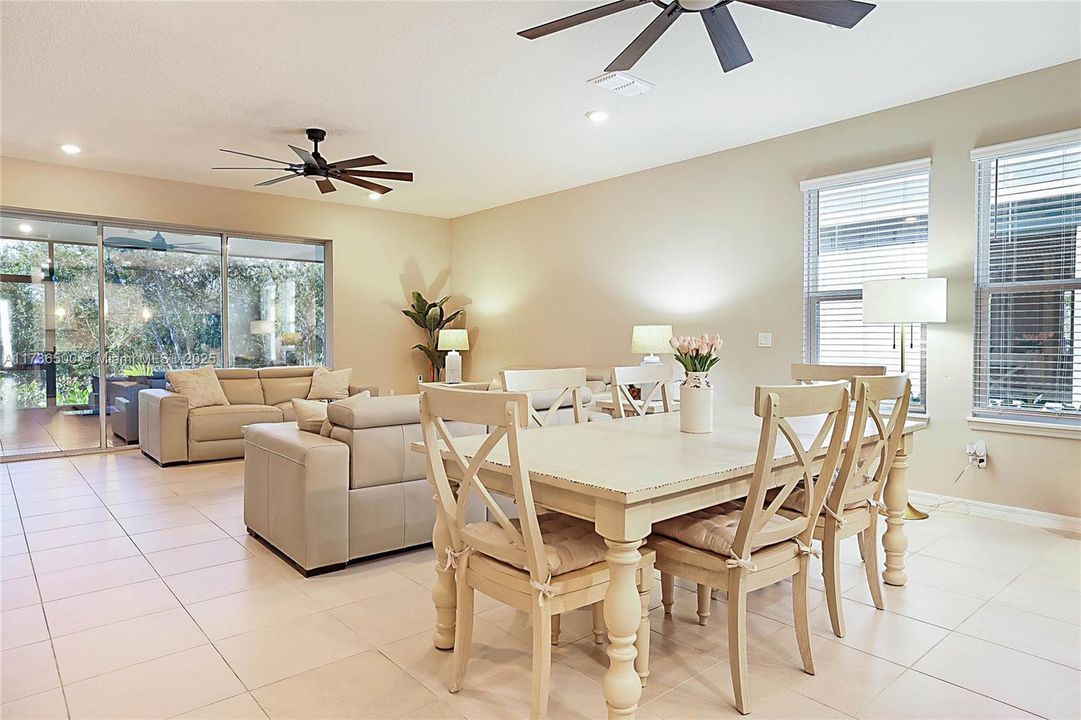 出租: $3,500 (4 贝兹, 3 浴室, 2394 平方英尺)