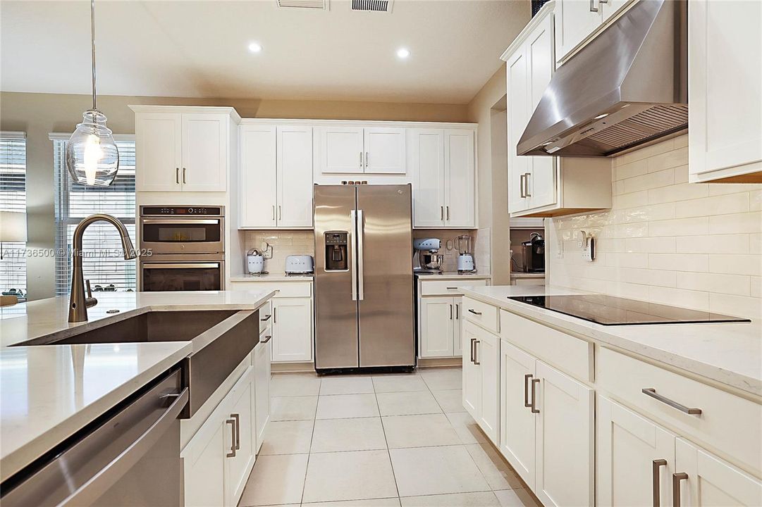 出租: $3,500 (4 贝兹, 3 浴室, 2394 平方英尺)