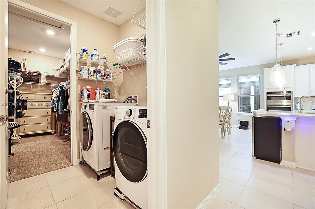 出租: $3,500 (4 贝兹, 3 浴室, 2394 平方英尺)