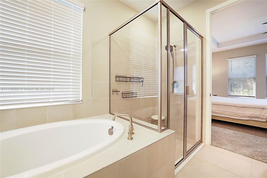 出租: $3,500 (4 贝兹, 3 浴室, 2394 平方英尺)