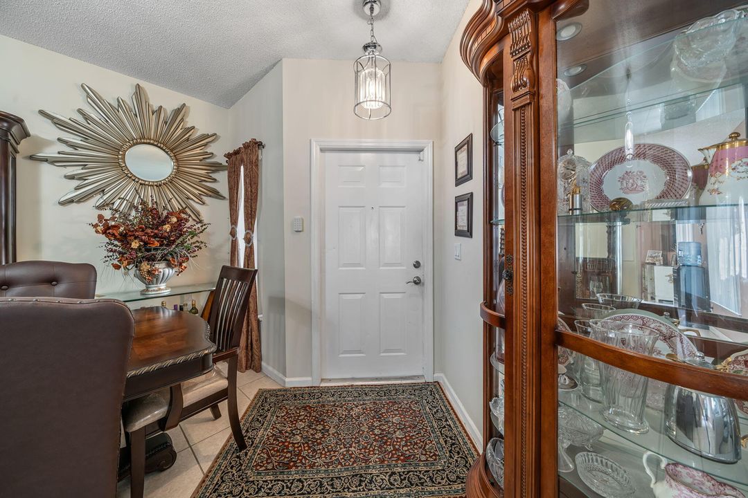 待售: $525,000 (4 贝兹, 2 浴室, 1887 平方英尺)