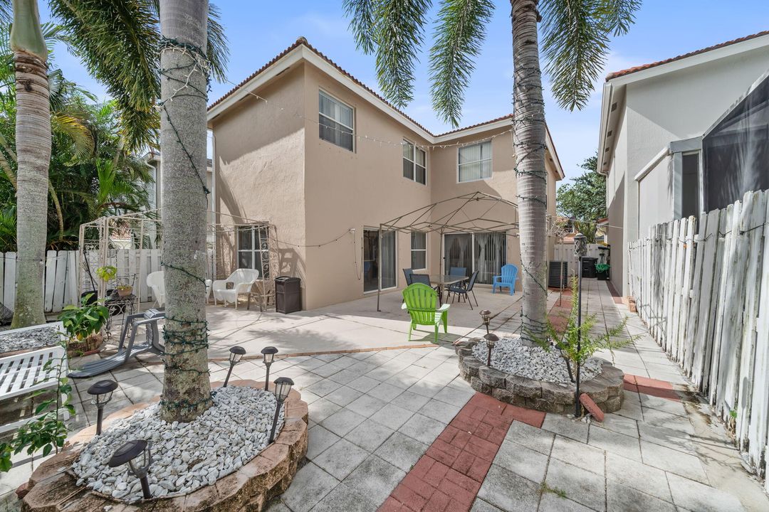 待售: $525,000 (4 贝兹, 2 浴室, 1887 平方英尺)