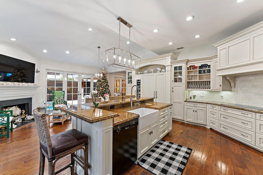 En Venta: $2,999,900 (3 camas, 3 baños, 2814 Pies cuadrados)