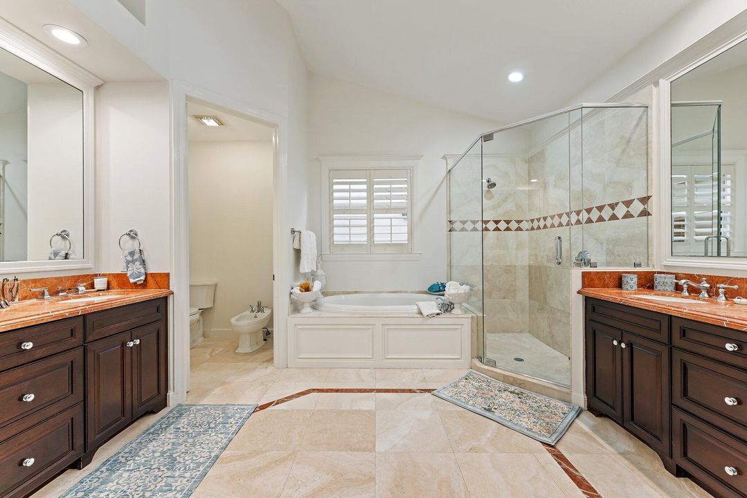 En Venta: $2,999,900 (3 camas, 3 baños, 2814 Pies cuadrados)