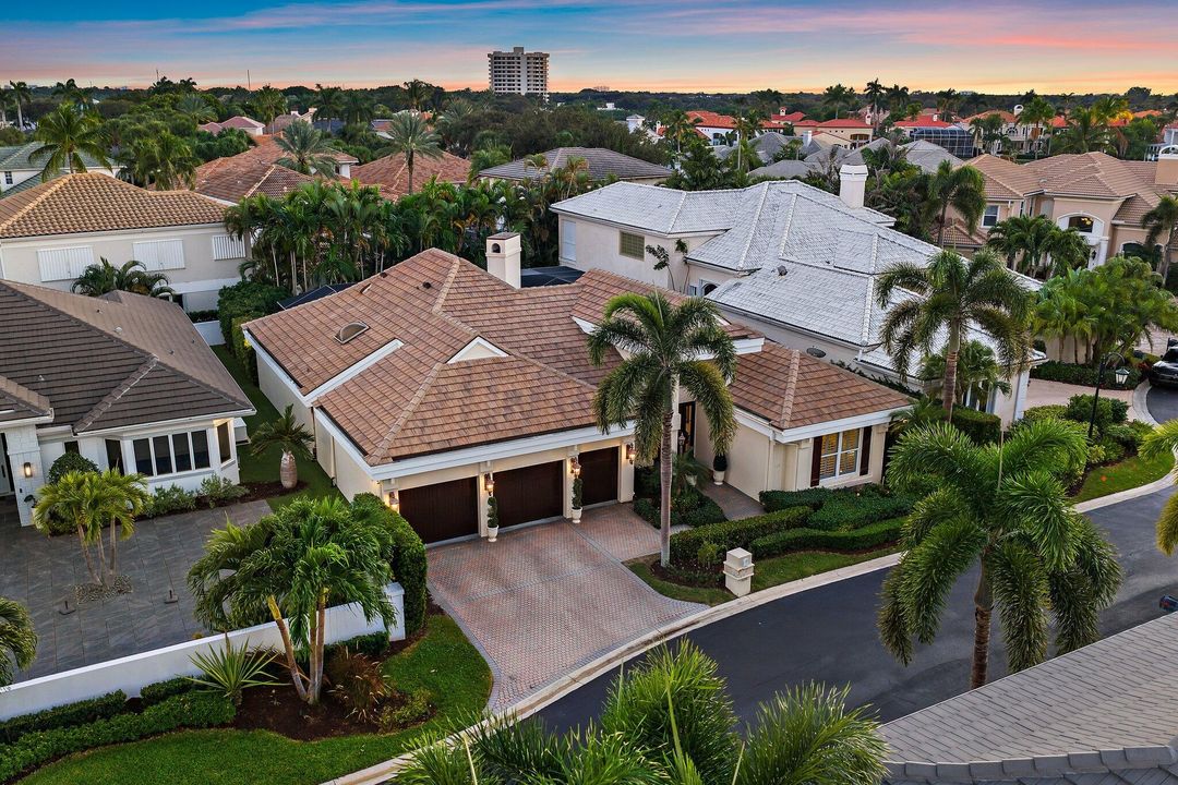 En Venta: $2,999,900 (3 camas, 3 baños, 2814 Pies cuadrados)