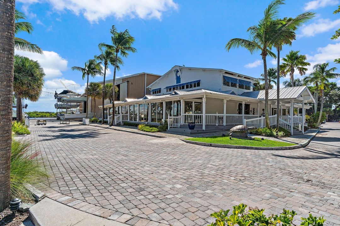 En Venta: $2,999,900 (3 camas, 3 baños, 2814 Pies cuadrados)