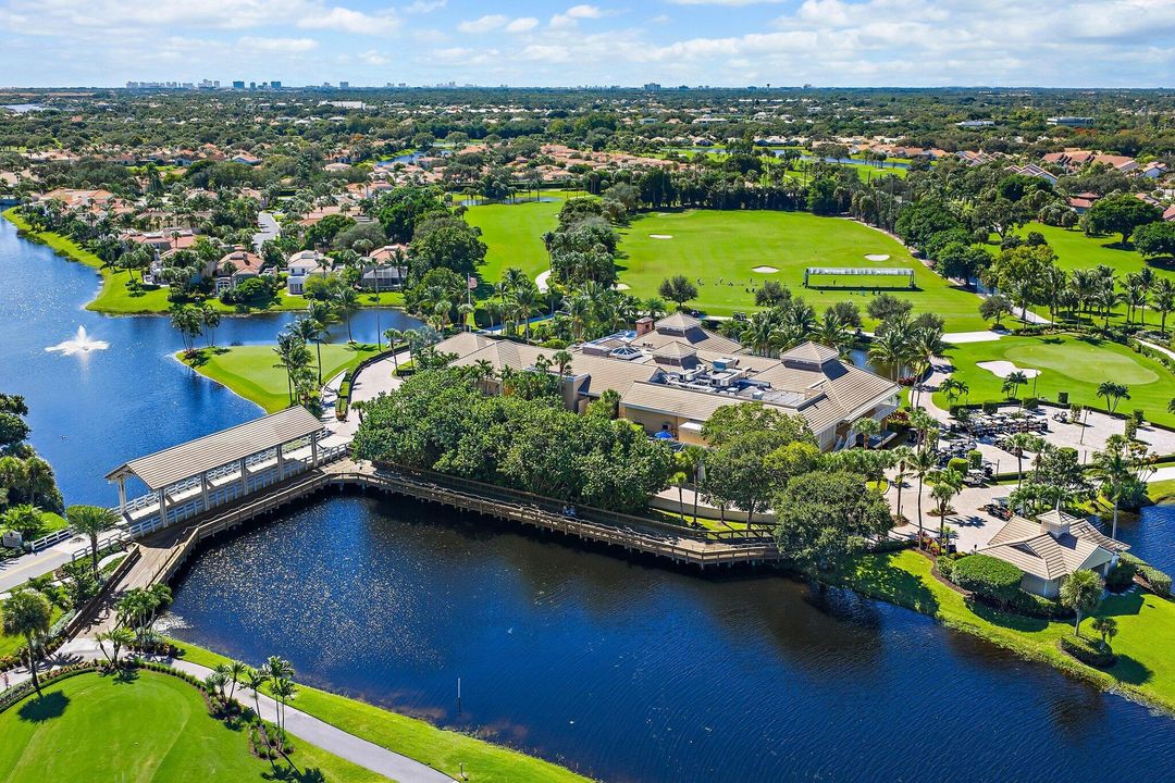 En Venta: $2,999,900 (3 camas, 3 baños, 2814 Pies cuadrados)