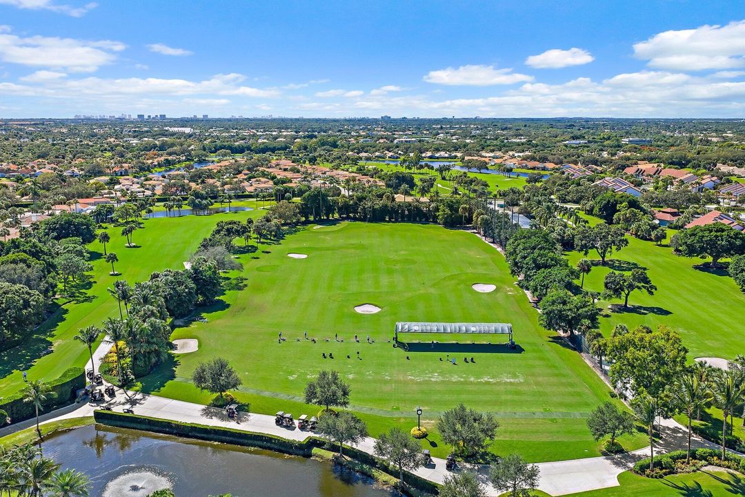 En Venta: $2,999,900 (3 camas, 3 baños, 2814 Pies cuadrados)