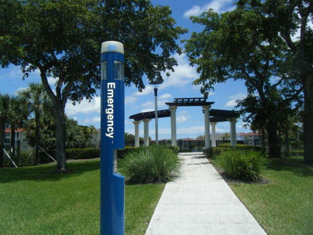 待售: $110,000 (2 贝兹, 2 浴室, 850 平方英尺)