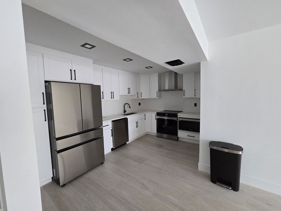 出租: $3,400 (3 贝兹, 2 浴室, 1716 平方英尺)