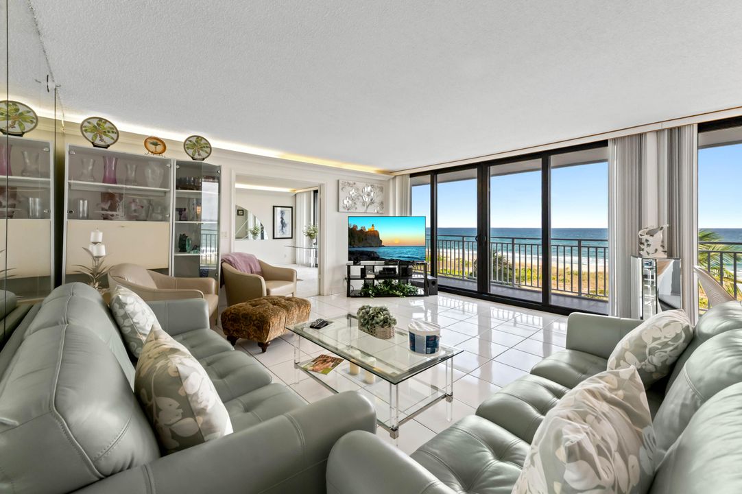 For Sale: $2,149,000 (3 beds, 2 baths, 2101 Square Feet)