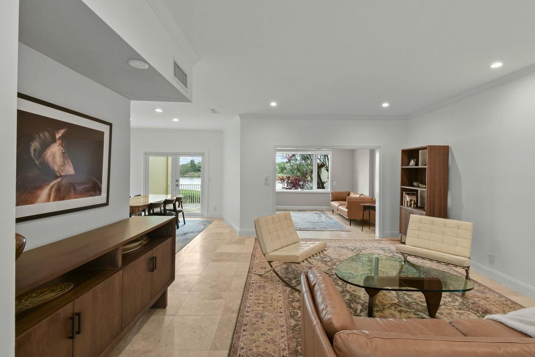 待售: $925,000 (2 贝兹, 2 浴室, 1928 平方英尺)