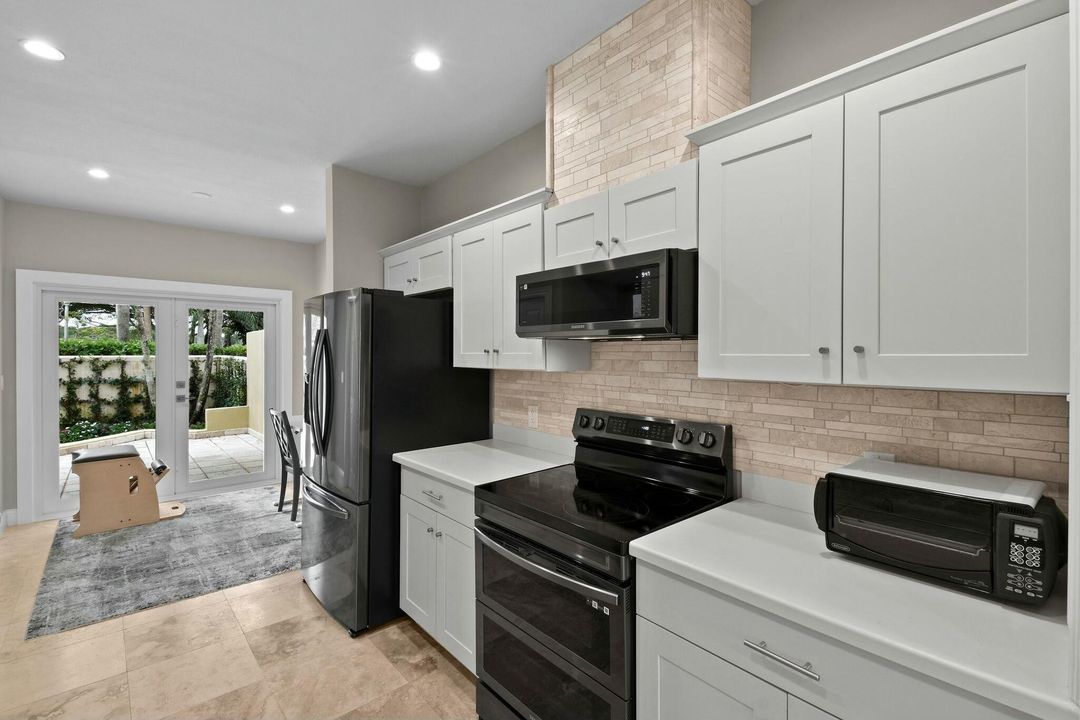 待售: $925,000 (2 贝兹, 2 浴室, 1928 平方英尺)