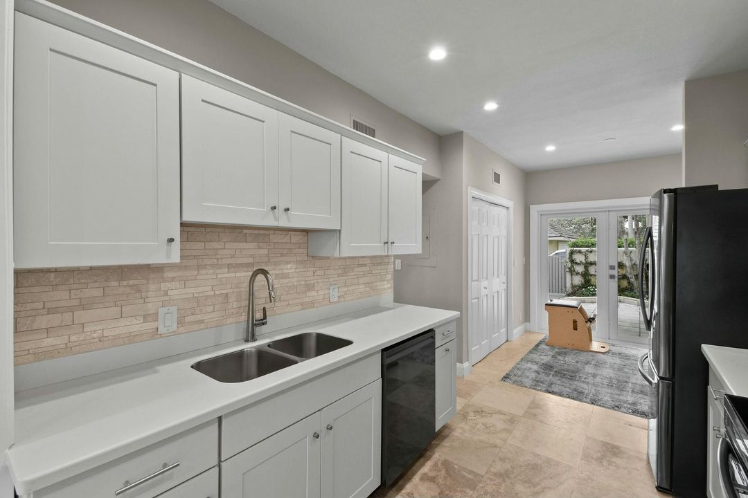 待售: $925,000 (2 贝兹, 2 浴室, 1928 平方英尺)