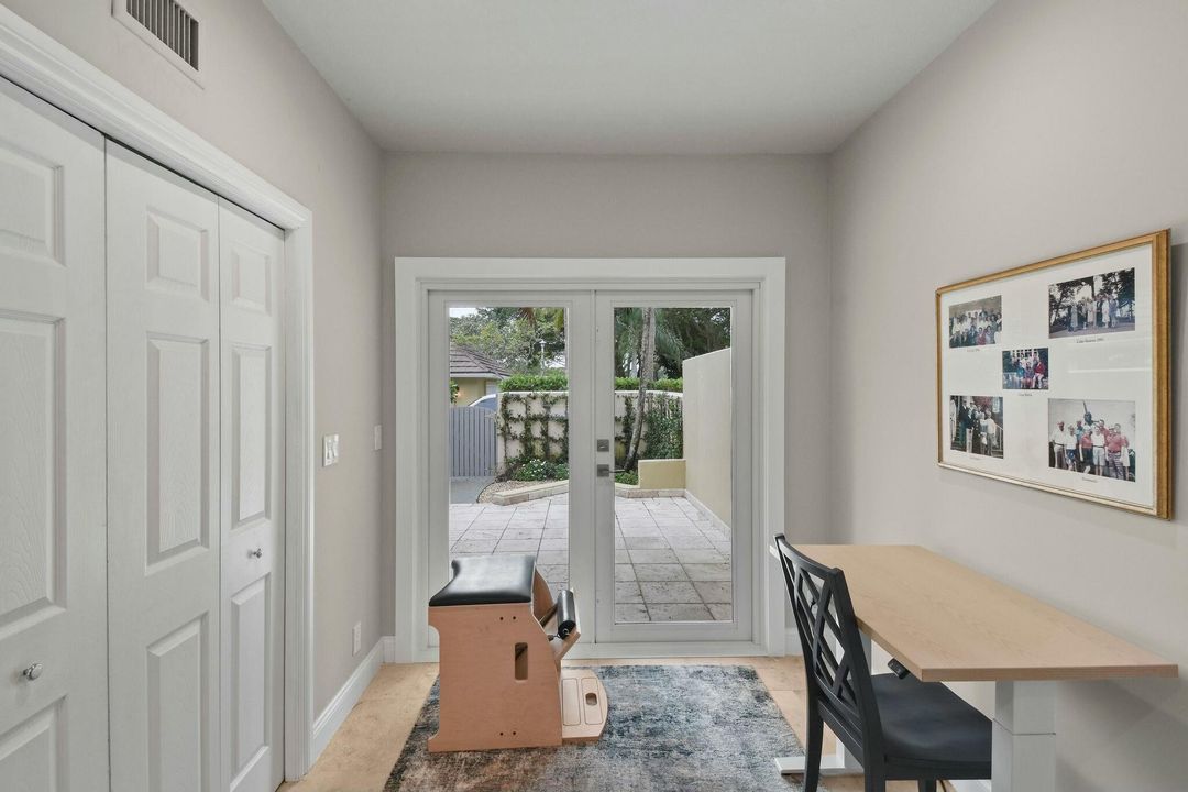 待售: $925,000 (2 贝兹, 2 浴室, 1928 平方英尺)