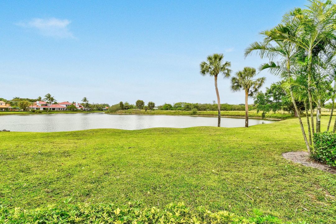 待售: $925,000 (2 贝兹, 2 浴室, 1928 平方英尺)