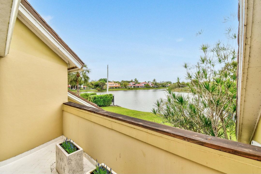 待售: $925,000 (2 贝兹, 2 浴室, 1928 平方英尺)