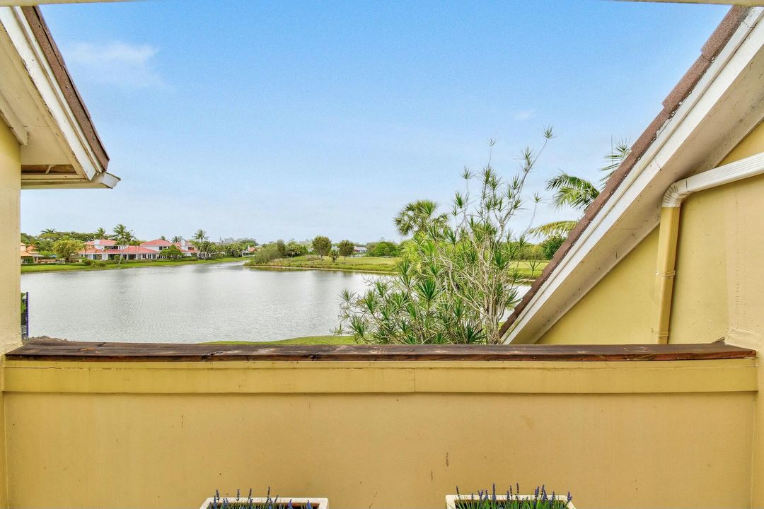 待售: $925,000 (2 贝兹, 2 浴室, 1928 平方英尺)