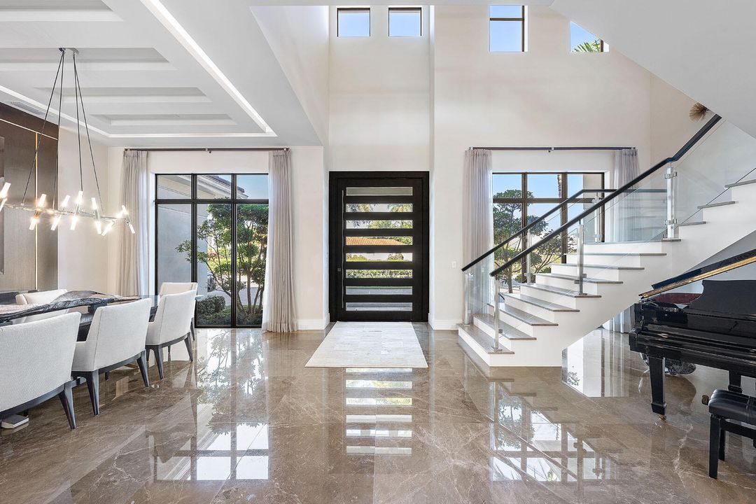 For Sale: $10,900,000 (5 beds, 6 baths, 7169 Square Feet)